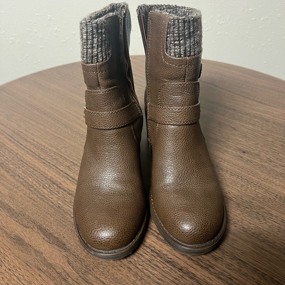 BareTrap Dover brown women’s boot size 8.5‎